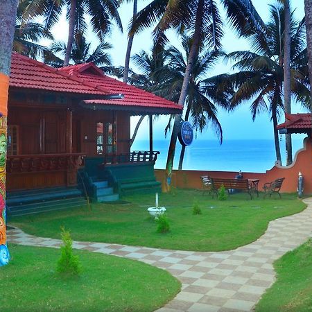 Black Beach Resort Varkala Bagian luar foto