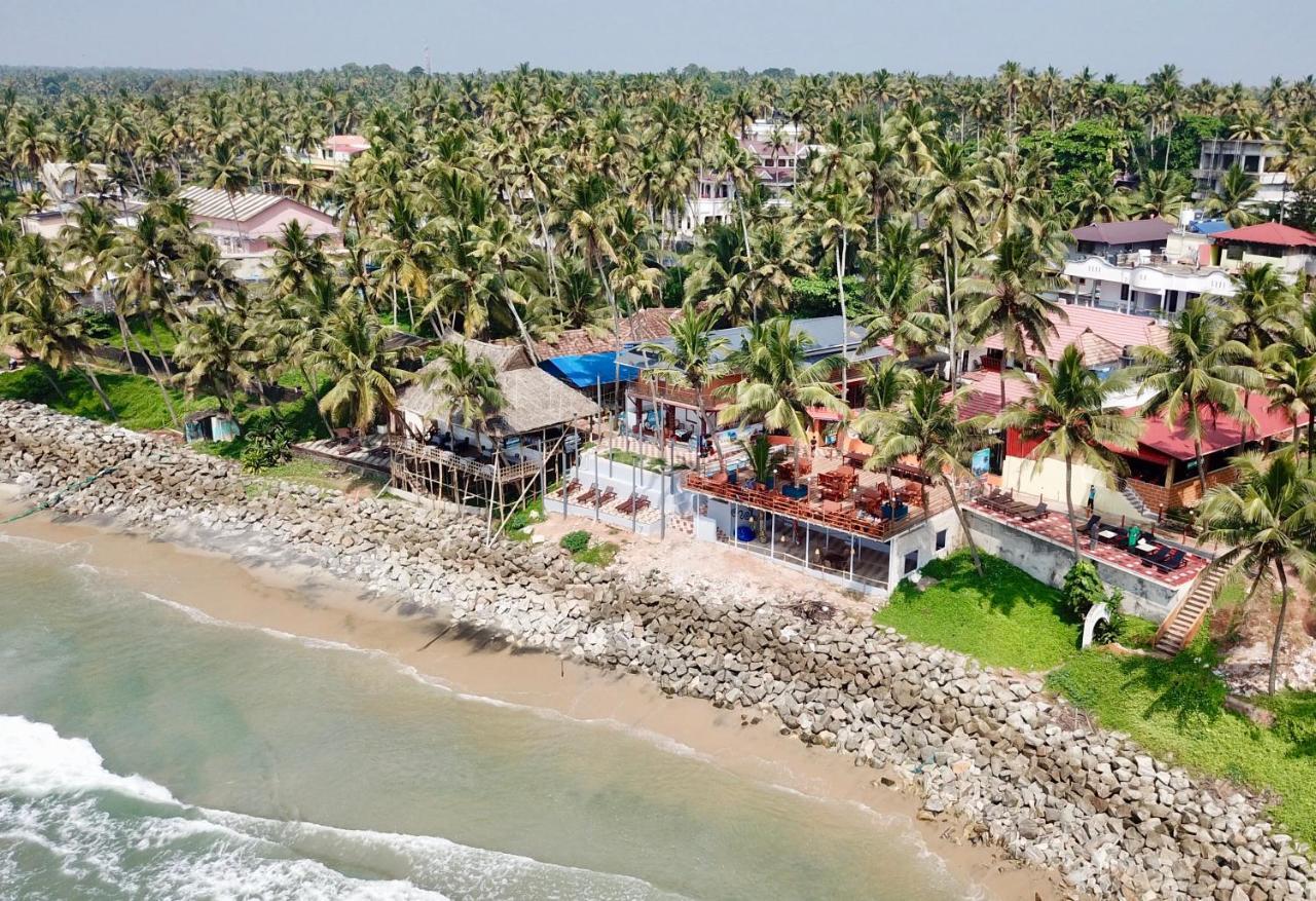 Black Beach Resort Varkala Bagian luar foto