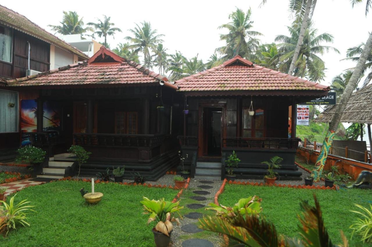Black Beach Resort Varkala Bagian luar foto