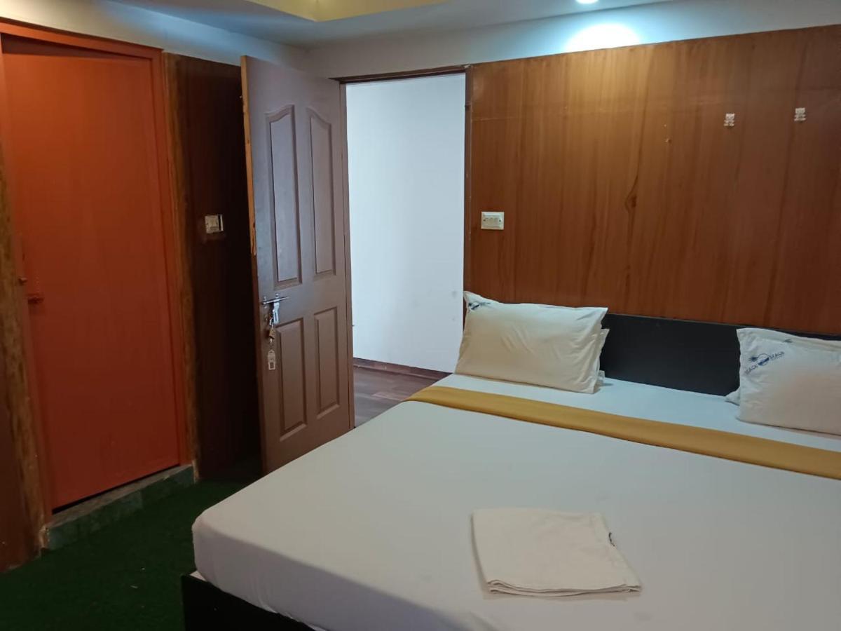 Black Beach Resort Varkala Bagian luar foto