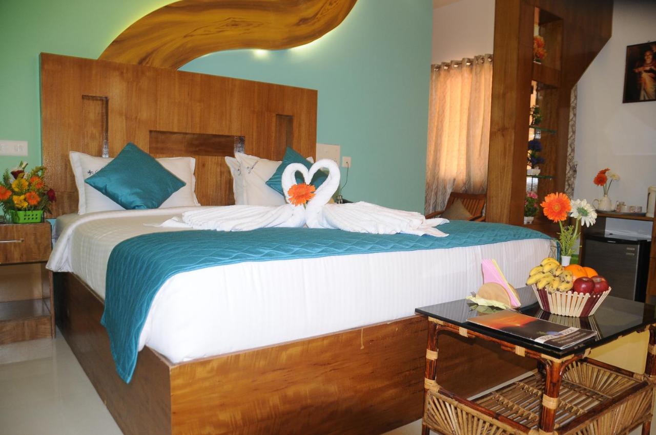 Black Beach Resort Varkala Bagian luar foto