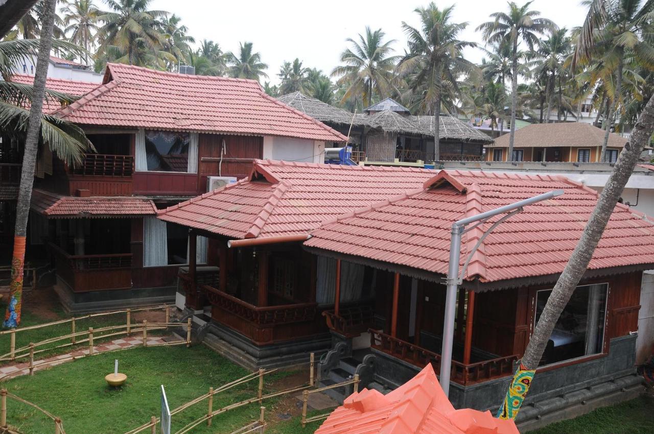 Black Beach Resort Varkala Bagian luar foto