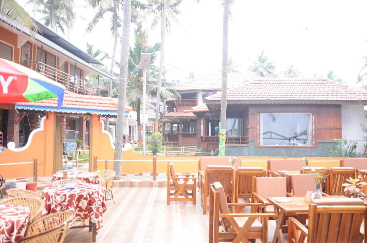 Black Beach Resort Varkala Bagian luar foto