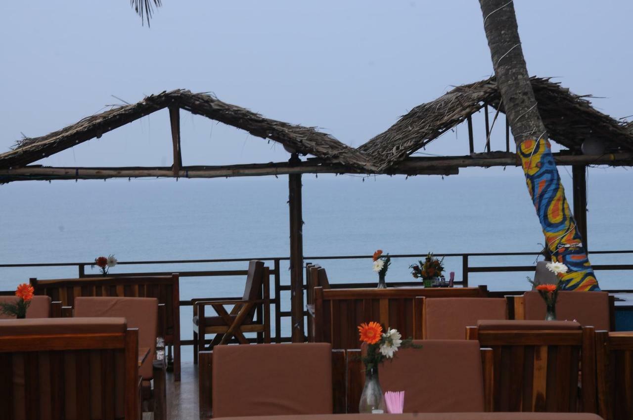Black Beach Resort Varkala Bagian luar foto